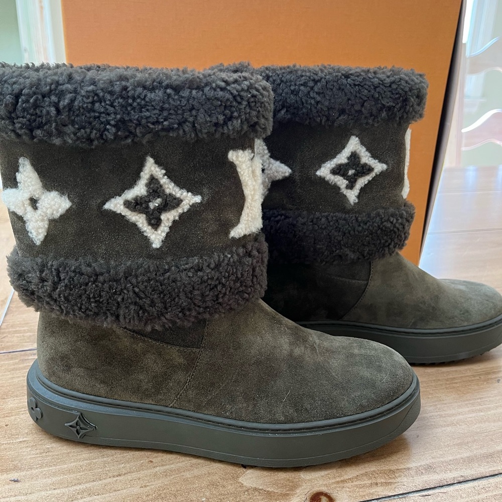 Sold! NWT Louis Vuitton Snowdrop Ankle Boot, Kaki, Size US 9, TC121139, Made in